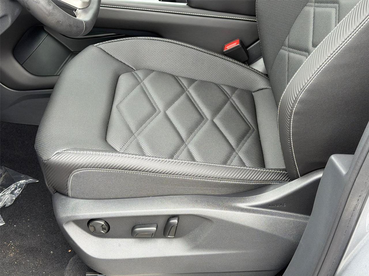 2026 Volkswagen Atlas Cross Sport 2.0T SE w/Technology Hagerstown MD