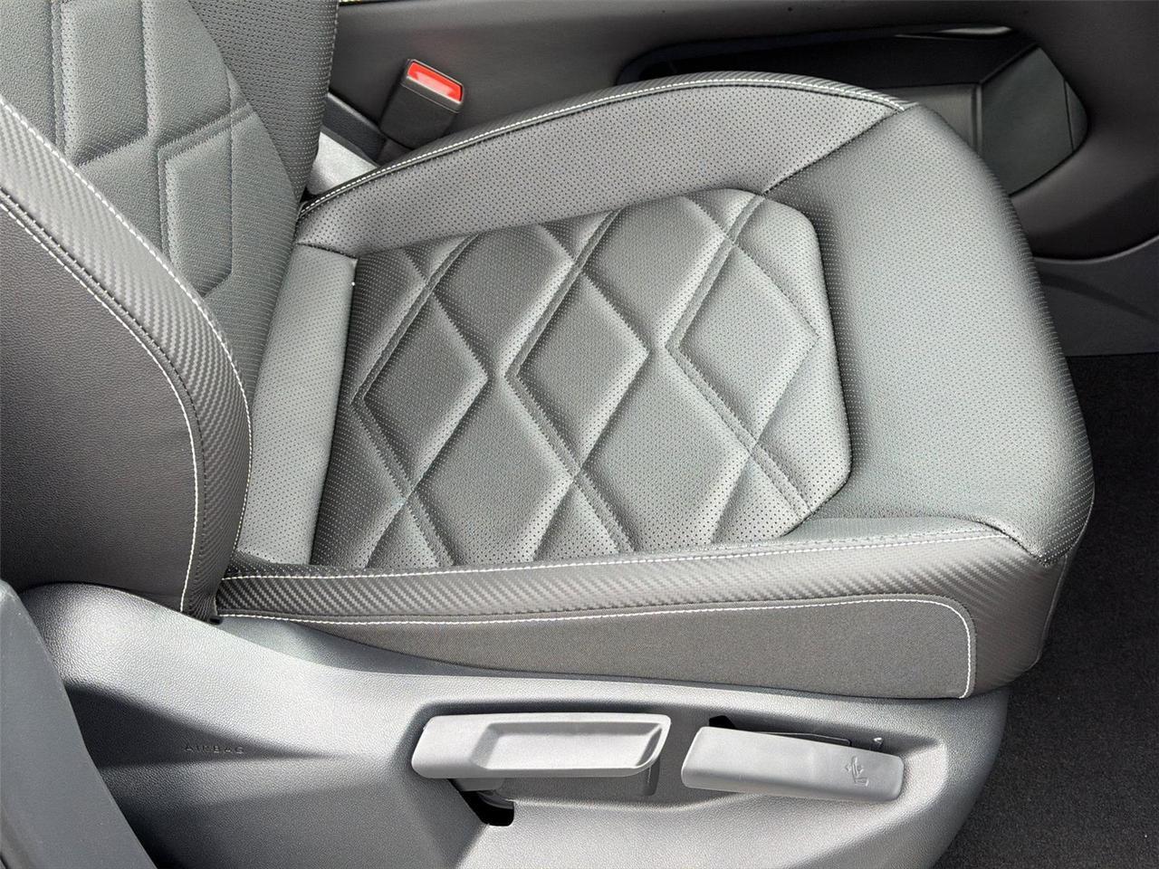 2026 Volkswagen Atlas Cross Sport 2.0T SE w/Technology Hagerstown MD