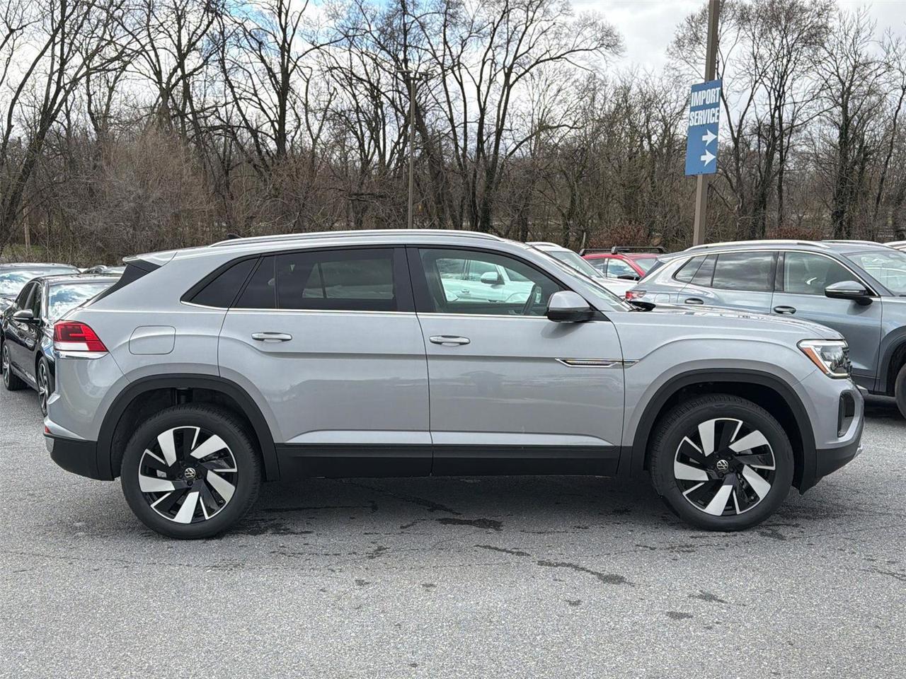 2026 Volkswagen Atlas Cross Sport 2.0T SE w/Technology Hagerstown MD