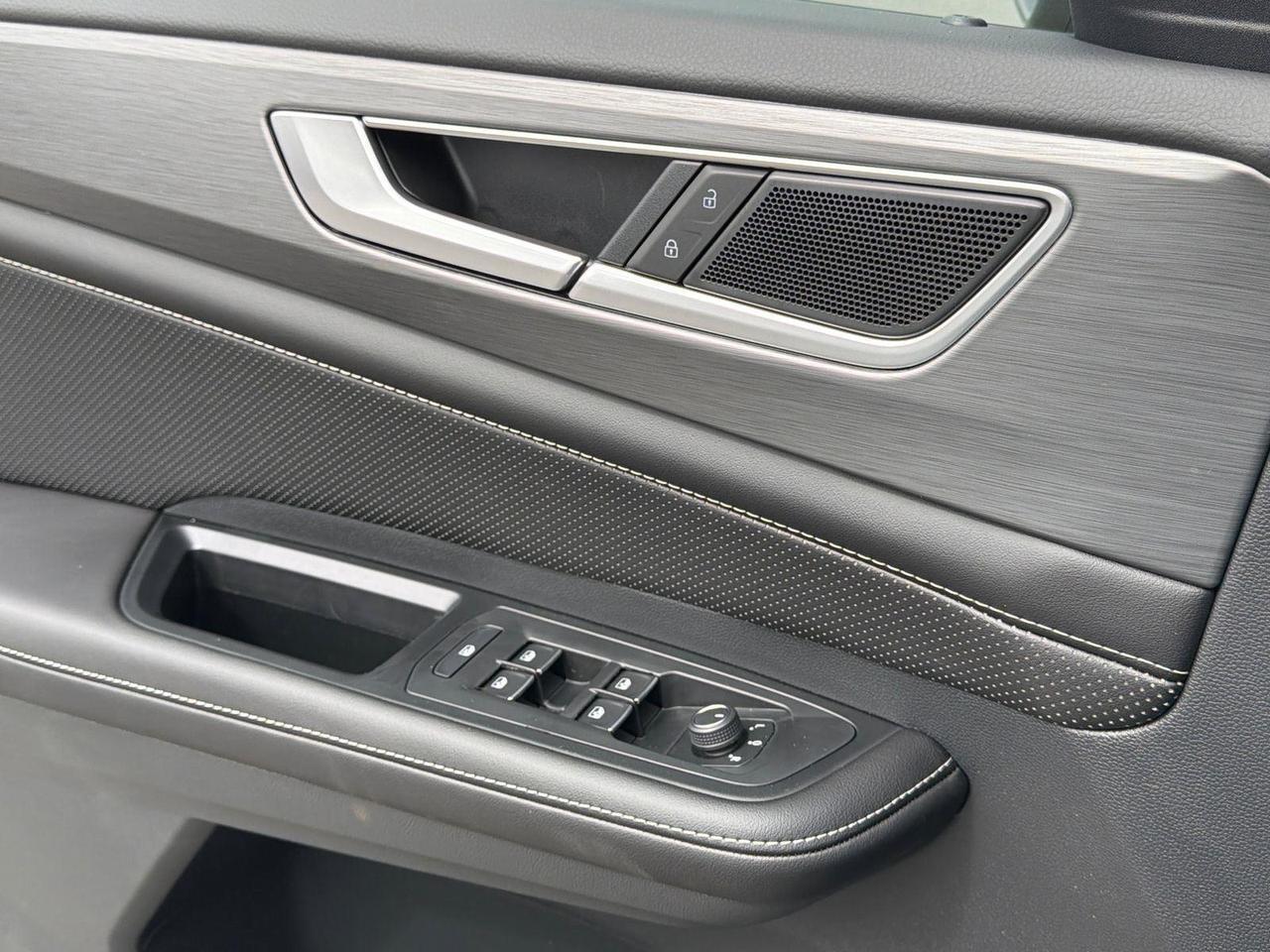 2026 Volkswagen Atlas Cross Sport 2.0T SE w/Technology Hagerstown MD