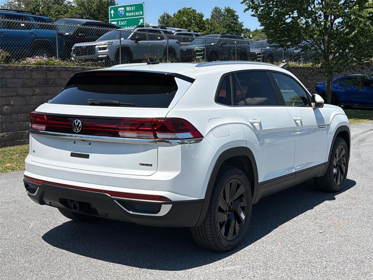 2026 Volkswagen Atlas Cross Sport 2.0T SE w/Technology Hagerstown MD