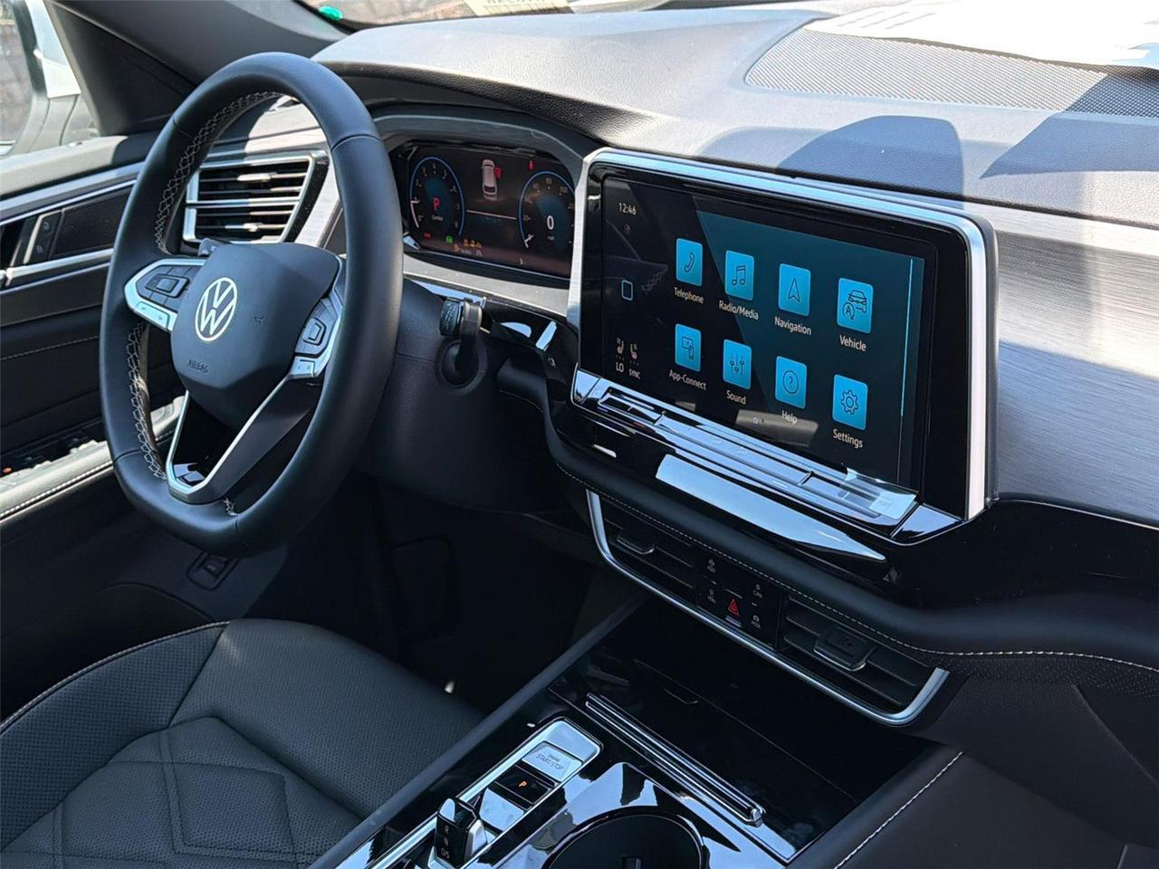 2026 Volkswagen Atlas Cross Sport 2.0T SE w/Technology Hagerstown MD