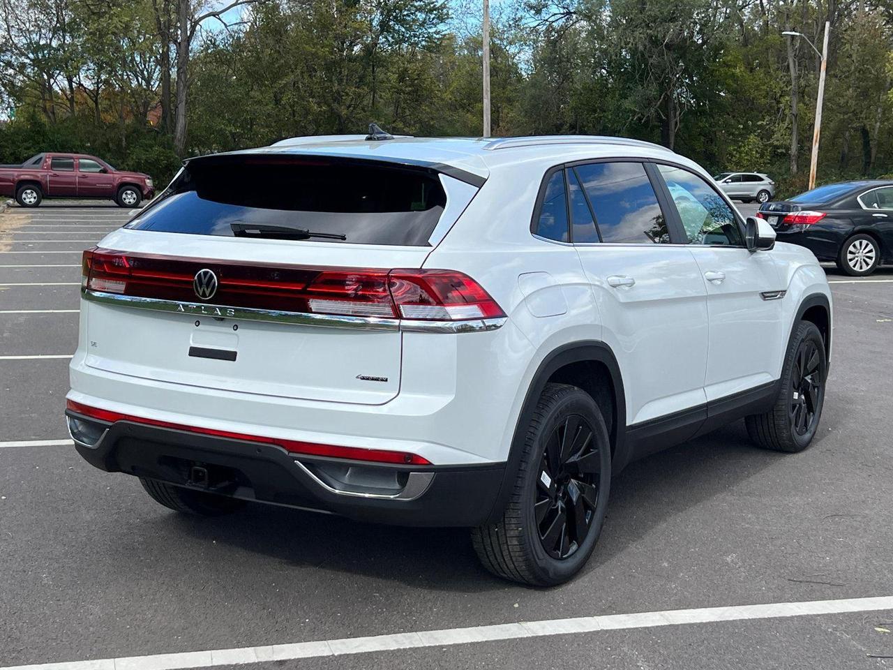 2026 Volkswagen Atlas Cross Sport 2.0T SE w/Technology Hagerstown MD