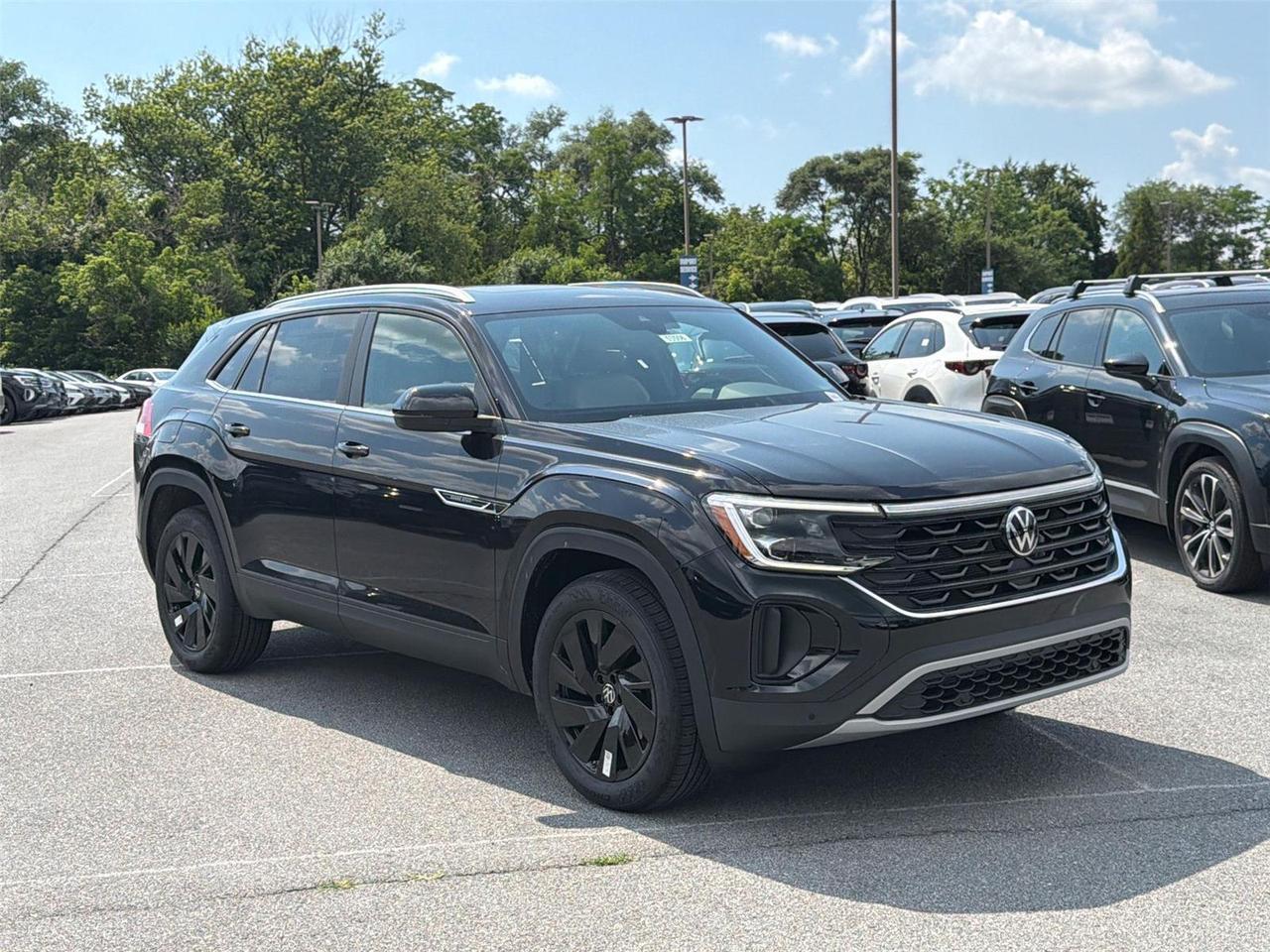 2026 Volkswagen Atlas Cross Sport 2.0T SE w/Technology
