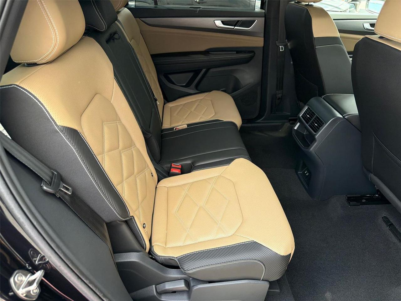 2026 Volkswagen Atlas Cross Sport 2.0T SE w/Technology Hagerstown MD