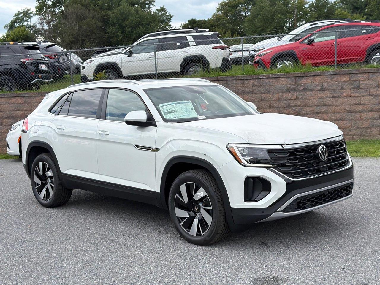 2026 Volkswagen Atlas Cross Sport 2.0T SE w/Technology
