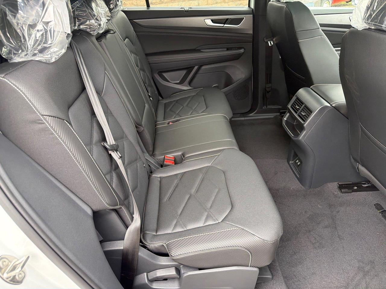 2026 Volkswagen Atlas Cross Sport 2.0T SE w/Technology Hagerstown MD