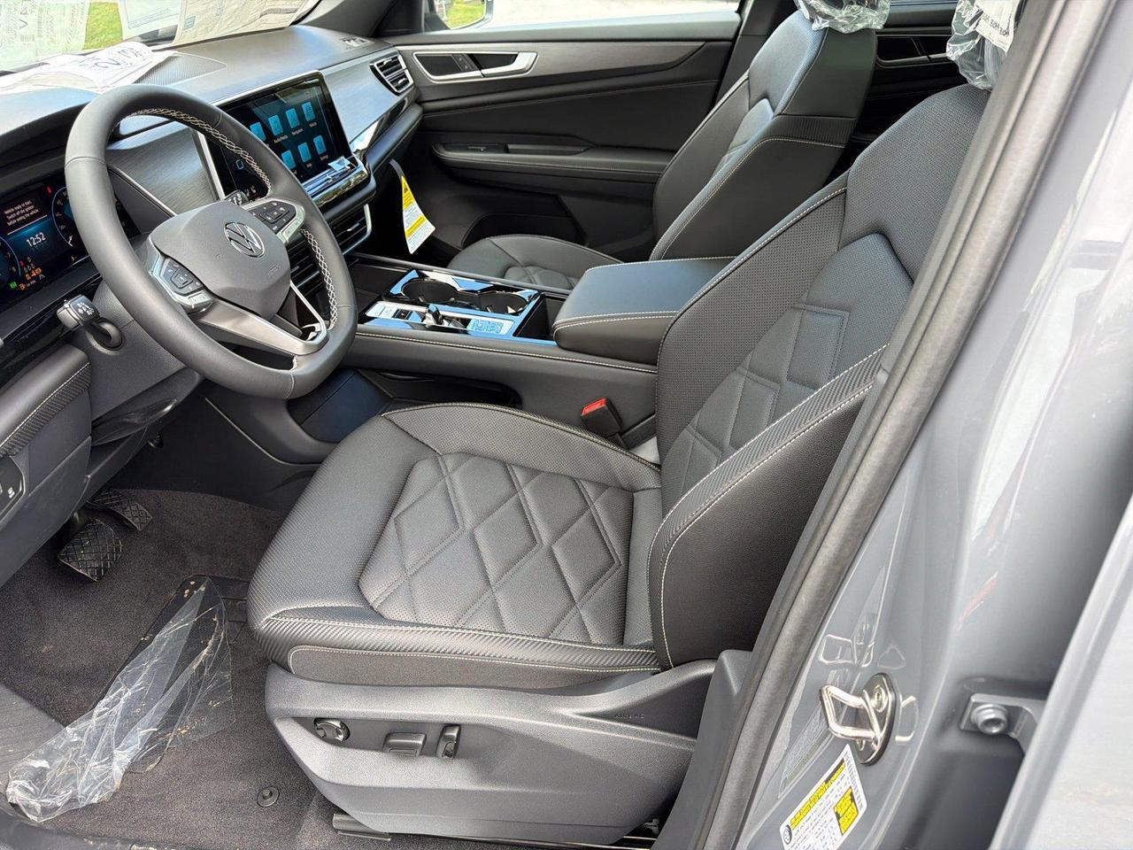 2026 Volkswagen Atlas Cross Sport 2.0T SE w/Technology Hagerstown MD