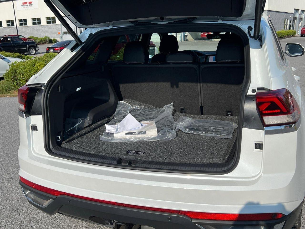 2026 Volkswagen Atlas Cross Sport 2.0T SE w/Technology Hagerstown MD