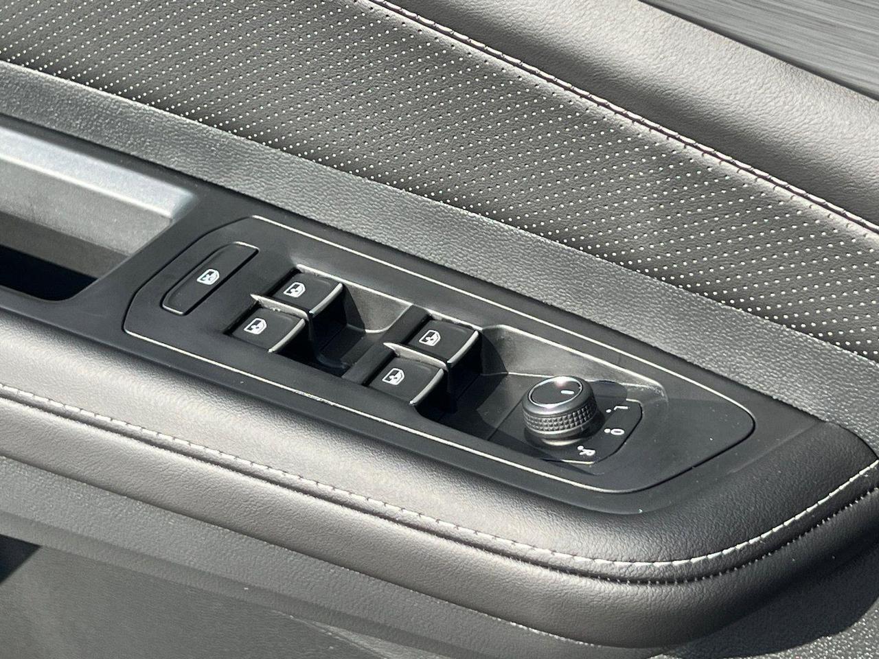 2026 Volkswagen Atlas Cross Sport 2.0T SE w/Technology Hagerstown MD