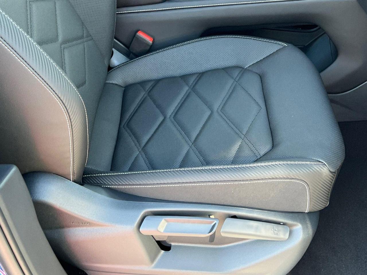 2026 Volkswagen Atlas Cross Sport 2.0T SE w/Technology Hagerstown MD