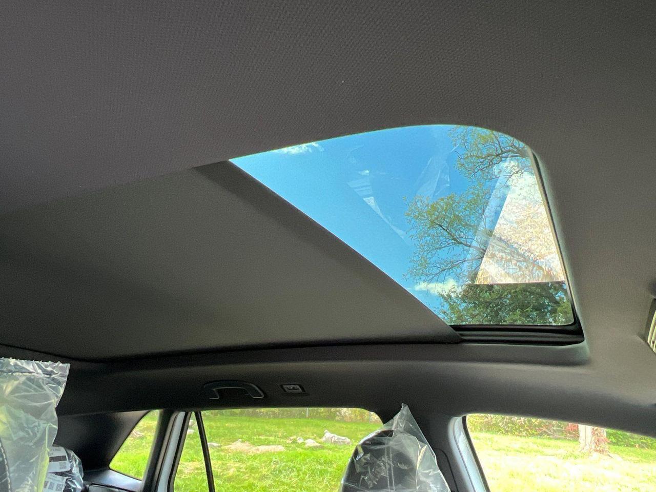 2026 Volkswagen Atlas Cross Sport 2.0T SE w/Technology Hagerstown MD