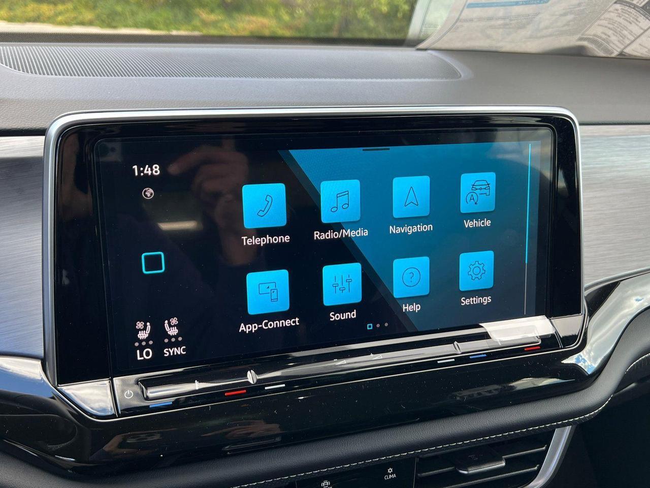 2026 Volkswagen Atlas Cross Sport 2.0T SE w/Technology Hagerstown MD