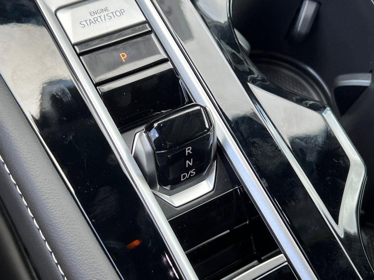 2026 Volkswagen Atlas Cross Sport 2.0T SE w/Technology Hagerstown MD