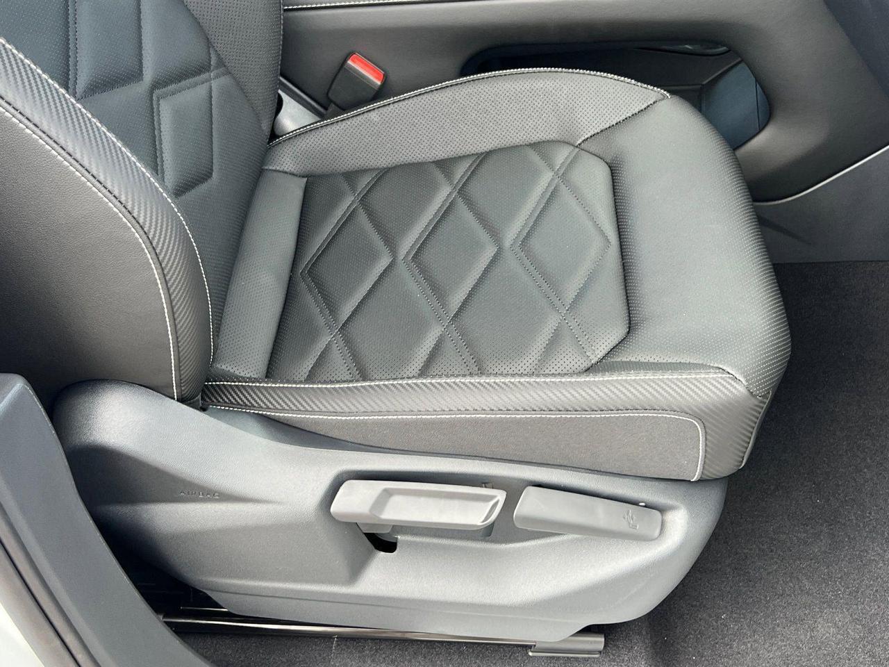 2026 Volkswagen Atlas Cross Sport 2.0T SE w/Technology Hagerstown MD