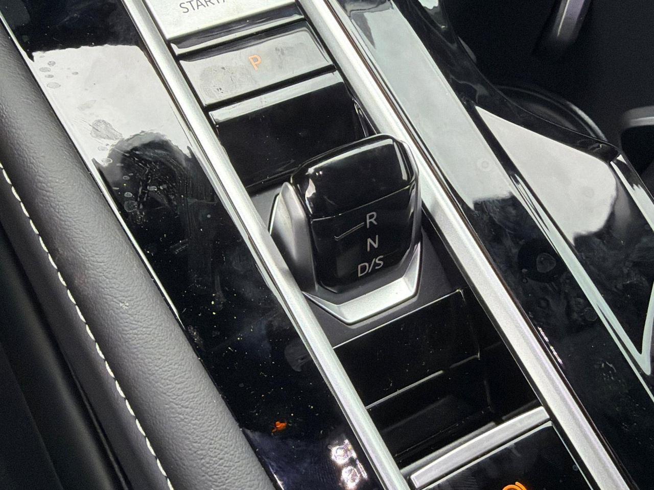 2026 Volkswagen Atlas Cross Sport 2.0T SE w/Technology Hagerstown MD