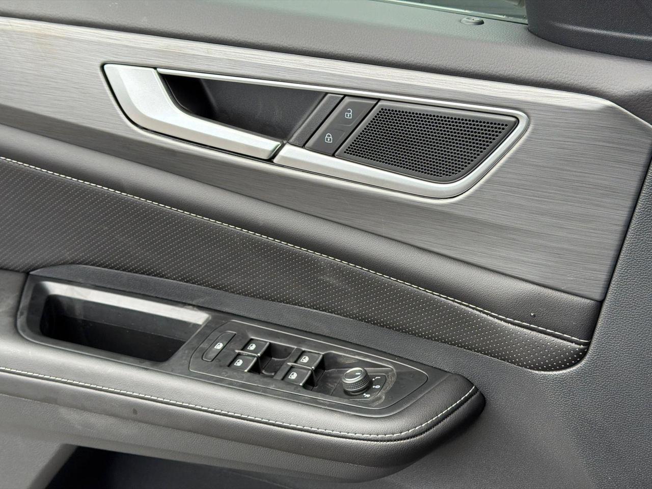 2026 Volkswagen Atlas Cross Sport 2.0T SE w/Technology Hagerstown MD