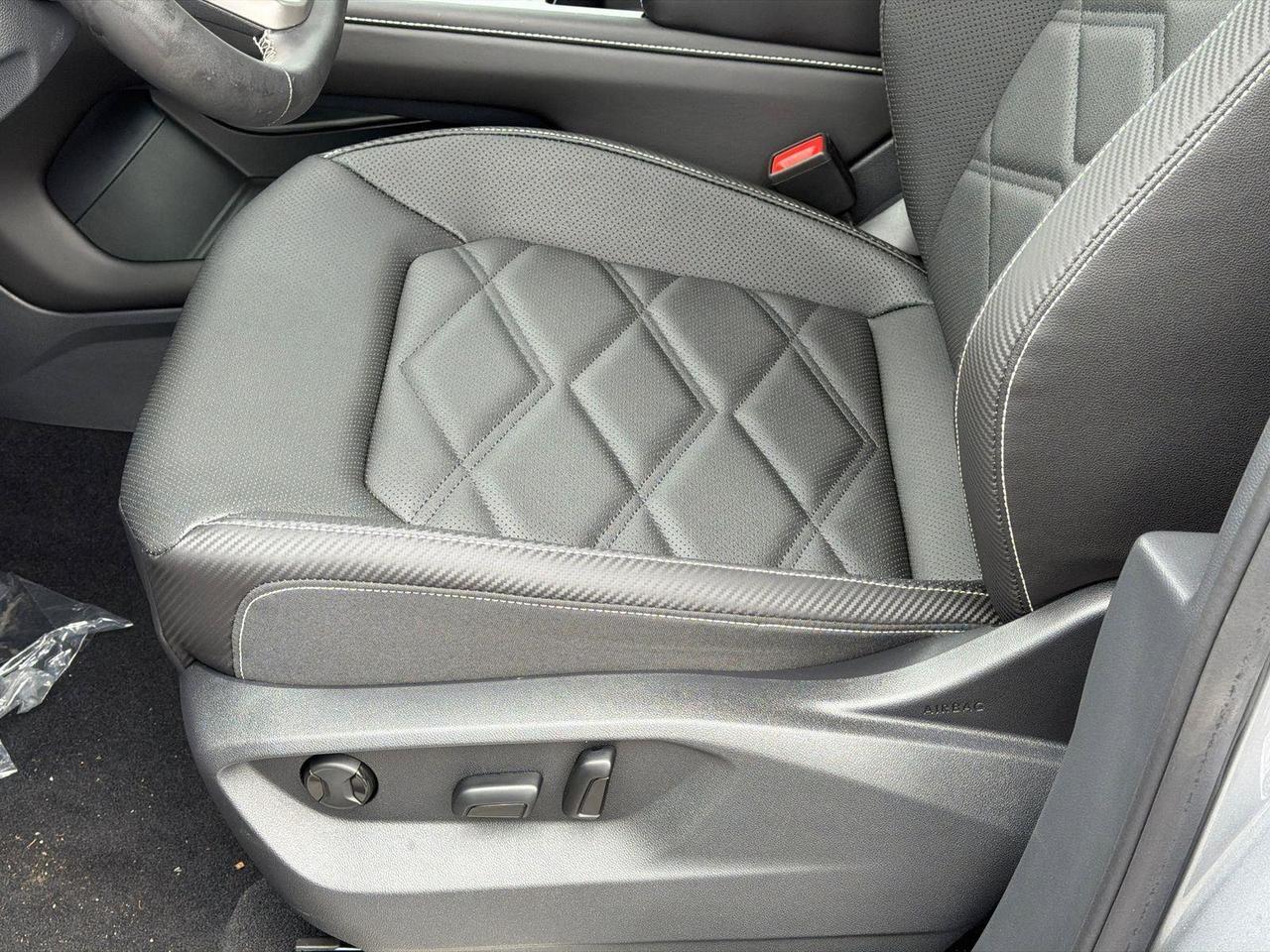 2026 Volkswagen Atlas Cross Sport 2.0T SE w/Technology Hagerstown MD