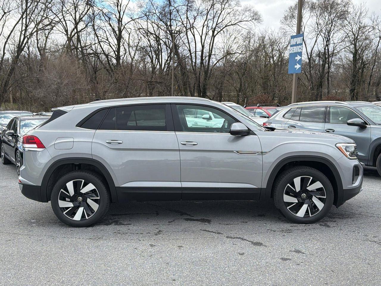 2026 Volkswagen Atlas Cross Sport 2.0T SE w/Technology Hagerstown MD