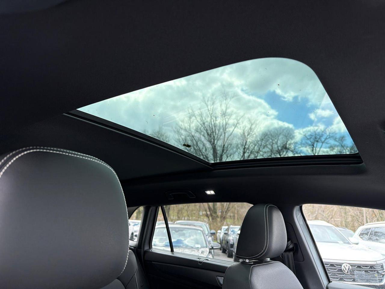 2026 Volkswagen Atlas Cross Sport 2.0T SE w/Technology Hagerstown MD