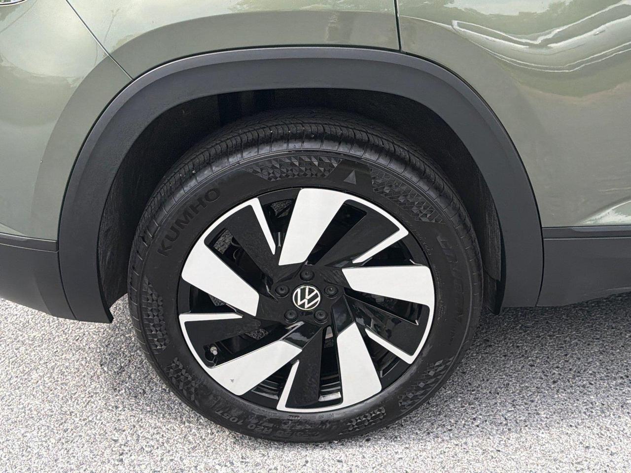 2026 Volkswagen Atlas Cross Sport 2.0T SE w/Technology Hagerstown MD