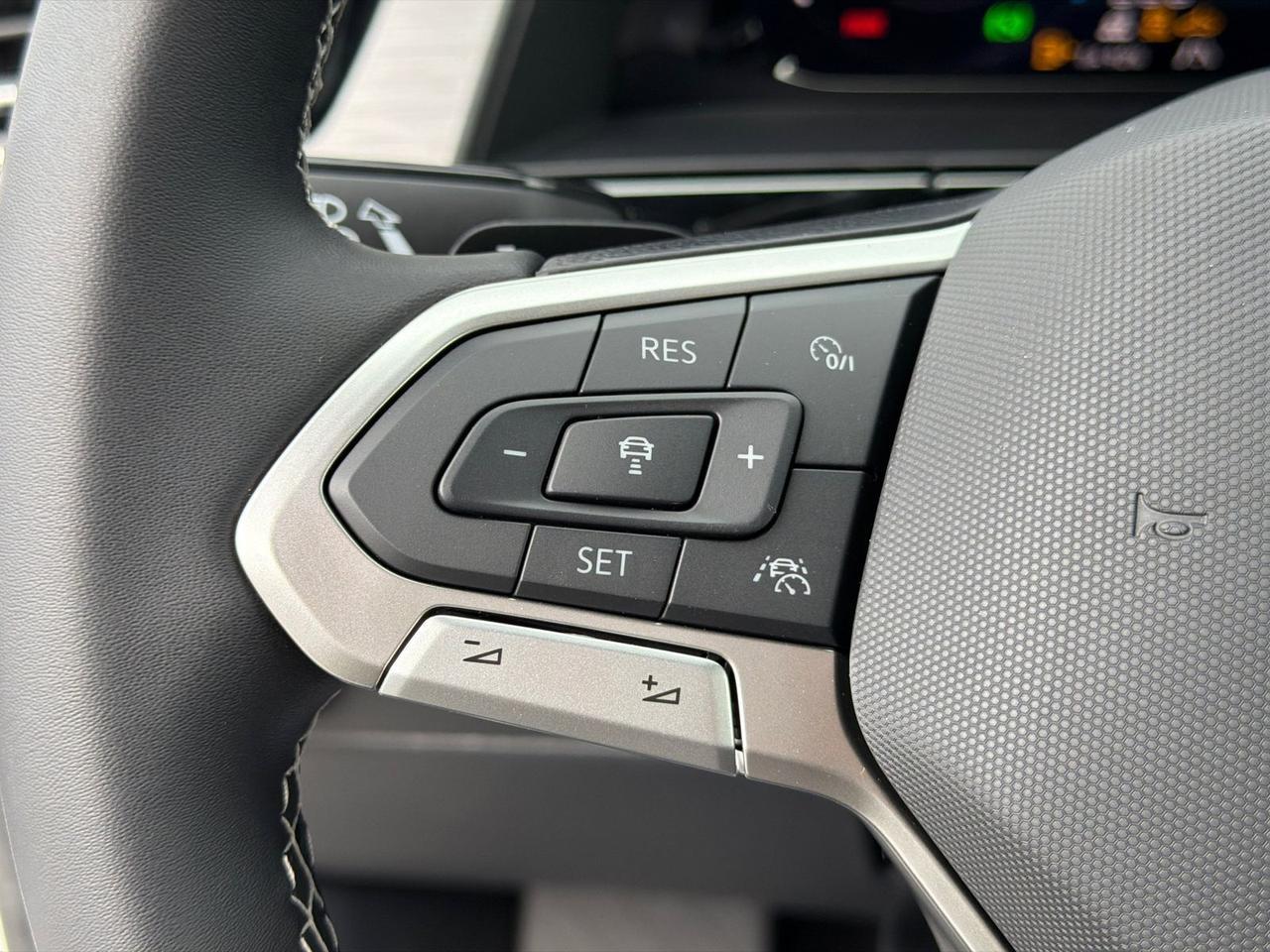 2026 Volkswagen Atlas Cross Sport 2.0T SE w/Technology Hagerstown MD