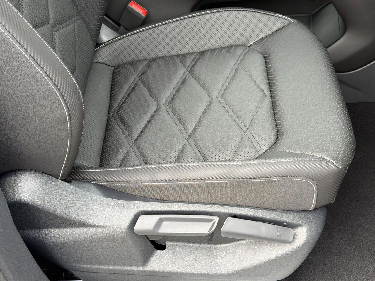 2026 Volkswagen Atlas Cross Sport 2.0T SE w/Technology Hagerstown MD