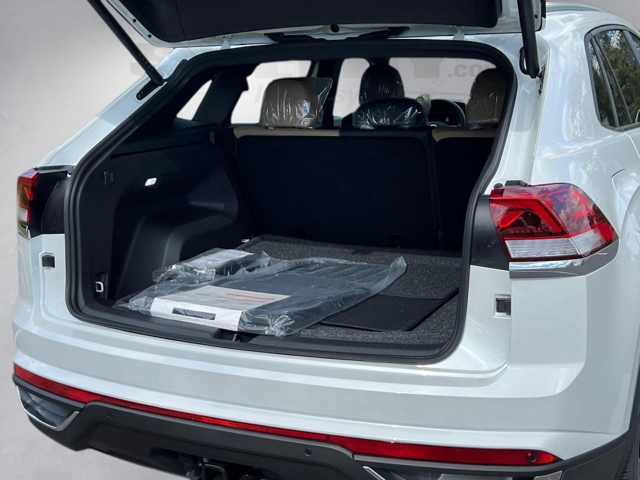 2026 Volkswagen Atlas Cross Sport 2.0T SE w/Technology Hagerstown MD