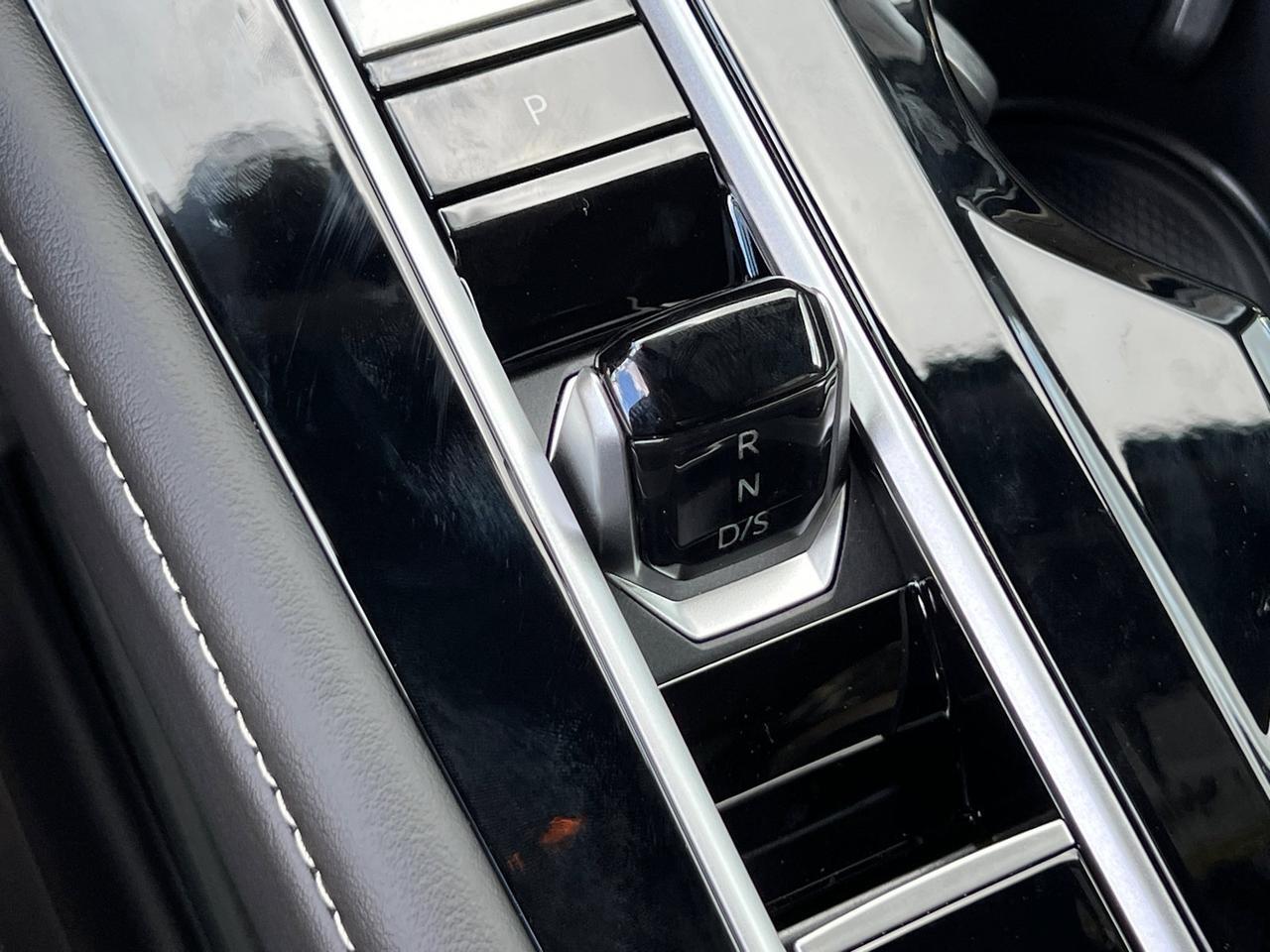 2026 Volkswagen Atlas Cross Sport 2.0T SE w/Technology Hagerstown MD