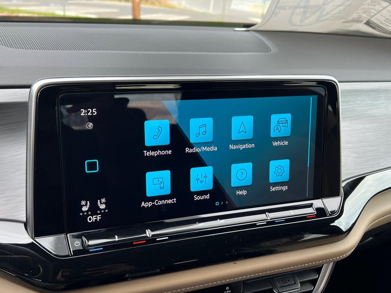 2026 Volkswagen Atlas Cross Sport 2.0T SE w/Technology Hagerstown MD