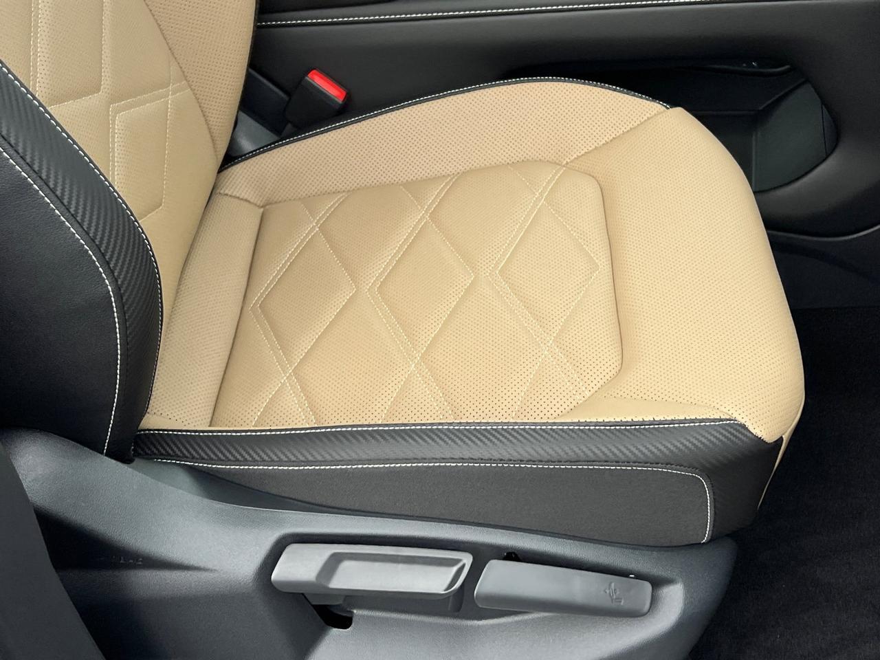 2026 Volkswagen Atlas Cross Sport 2.0T SE w/Technology Hagerstown MD