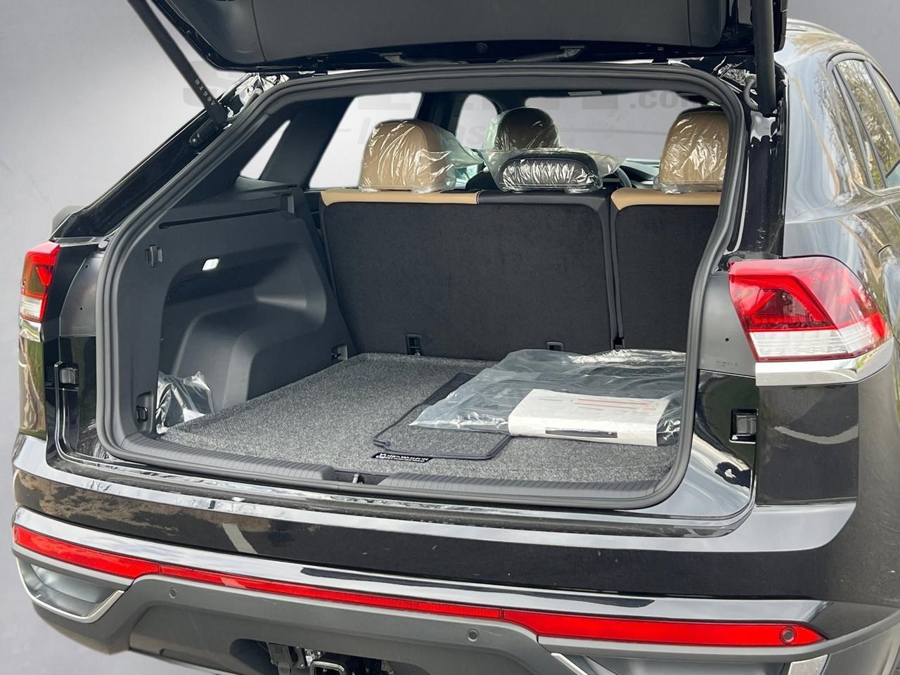 2026 Volkswagen Atlas Cross Sport 2.0T SE w/Technology Hagerstown MD