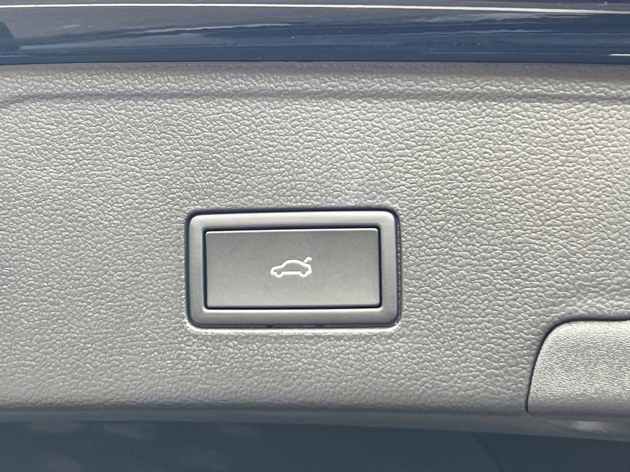 2026 Volkswagen Atlas Cross Sport 2.0T SE w/Technology Hagerstown MD