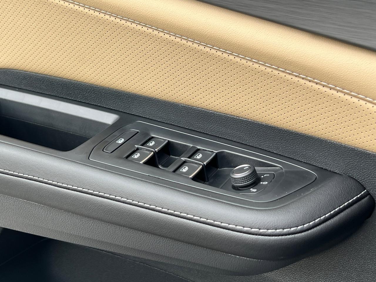 2026 Volkswagen Atlas Cross Sport 2.0T SE w/Technology Hagerstown MD