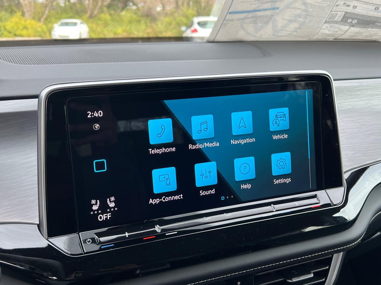 2026 Volkswagen Atlas Cross Sport 2.0T SE w/Technology Hagerstown MD