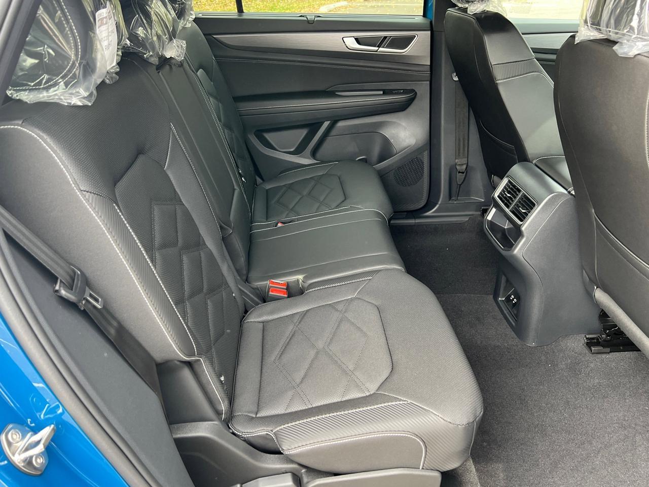 2026 Volkswagen Atlas Cross Sport 2.0T SE w/Technology Hagerstown MD