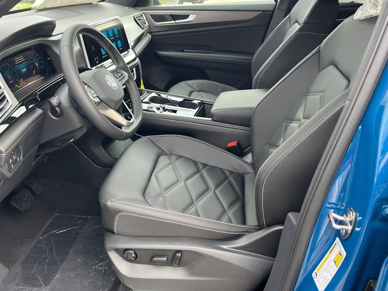 2026 Volkswagen Atlas Cross Sport 2.0T SE w/Technology Hagerstown MD