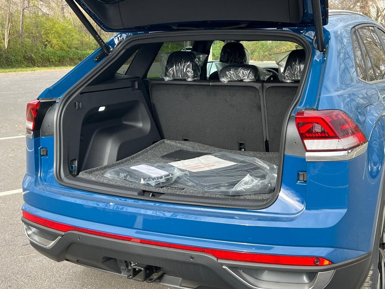 2026 Volkswagen Atlas Cross Sport 2.0T SE w/Technology Hagerstown MD