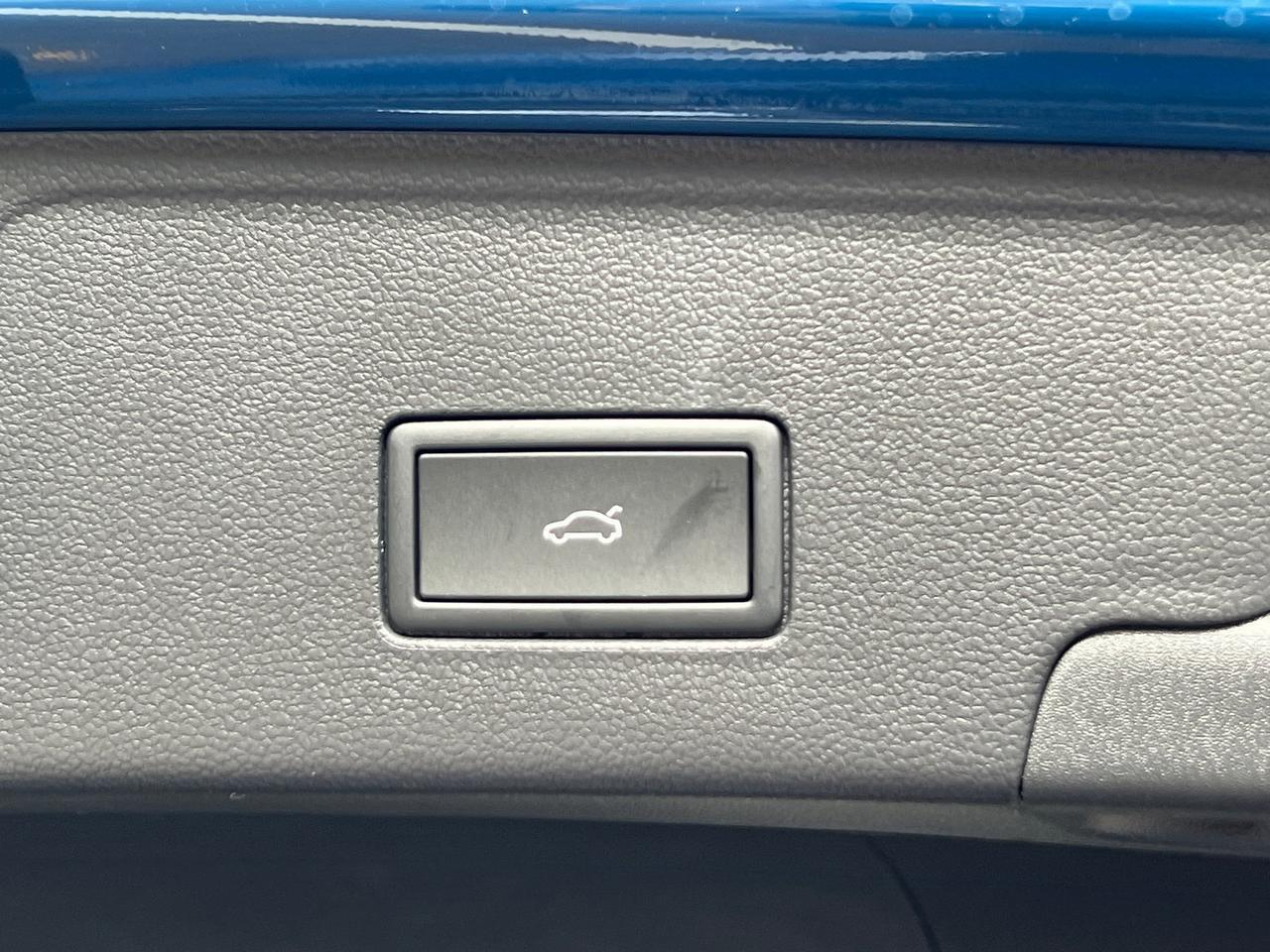 2026 Volkswagen Atlas Cross Sport 2.0T SE w/Technology Hagerstown MD