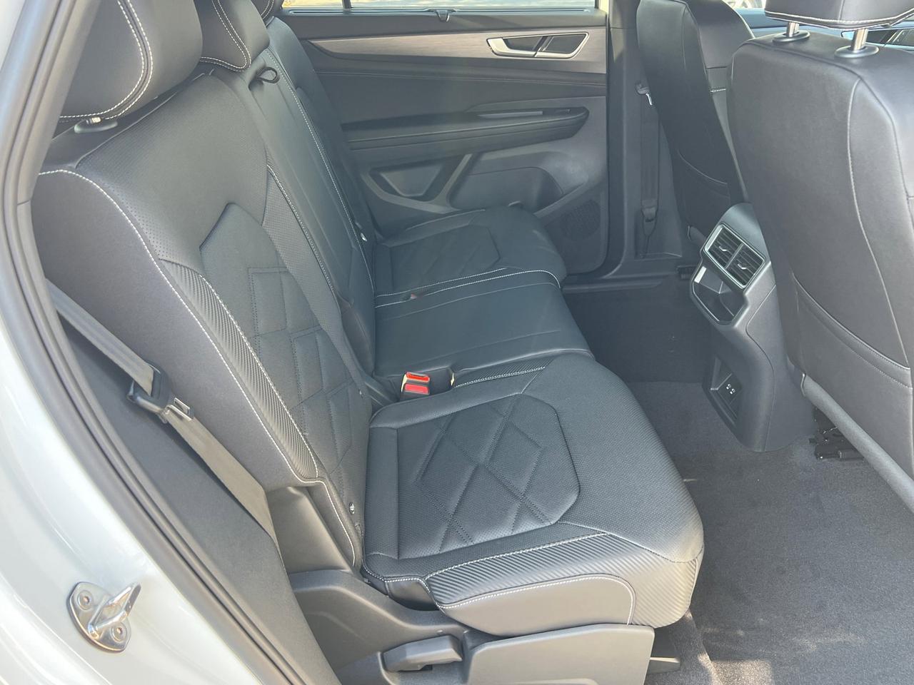 2026 Volkswagen Atlas Cross Sport 2.0T SE w/Technology Hagerstown MD