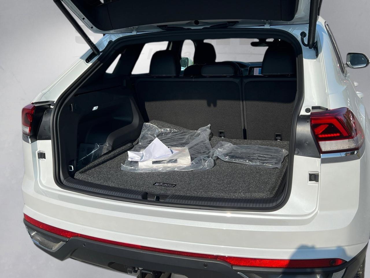 2026 Volkswagen Atlas Cross Sport 2.0T SE w/Technology Hagerstown MD