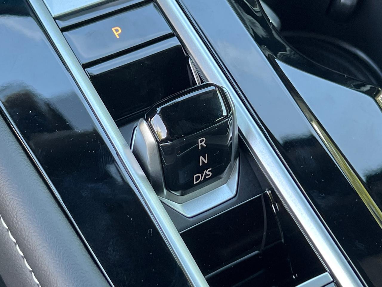 2026 Volkswagen Atlas Cross Sport 2.0T SE w/Technology Hagerstown MD