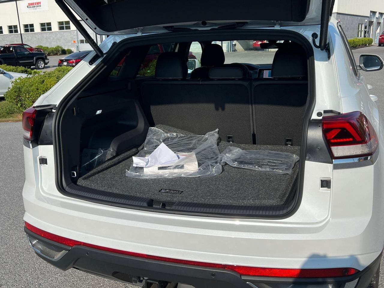 2026 Volkswagen Atlas Cross Sport 2.0T SE w/Technology Hagerstown MD