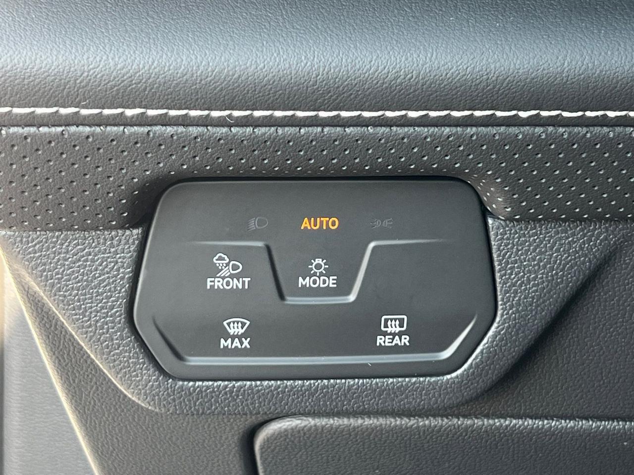 2026 Volkswagen Atlas Cross Sport 2.0T SE w/Technology Hagerstown MD