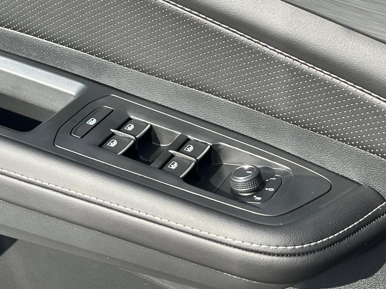 2026 Volkswagen Atlas Cross Sport 2.0T SE w/Technology Hagerstown MD