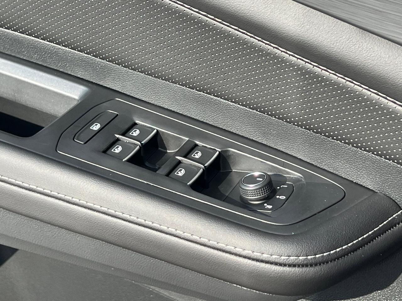 2026 Volkswagen Atlas Cross Sport 2.0T SE w/Technology Hagerstown MD