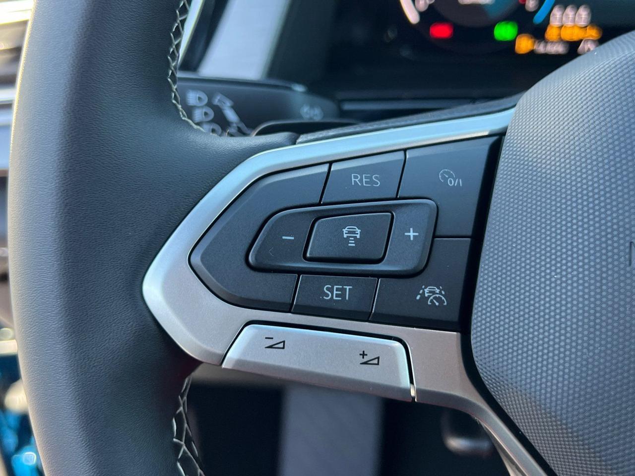 2026 Volkswagen Atlas Cross Sport 2.0T SE w/Technology Hagerstown MD