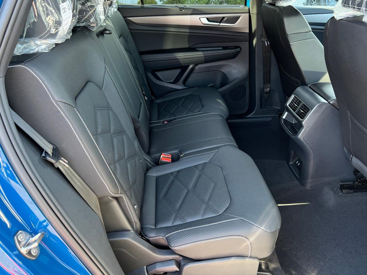 2026 Volkswagen Atlas Cross Sport 2.0T SE w/Technology Hagerstown MD