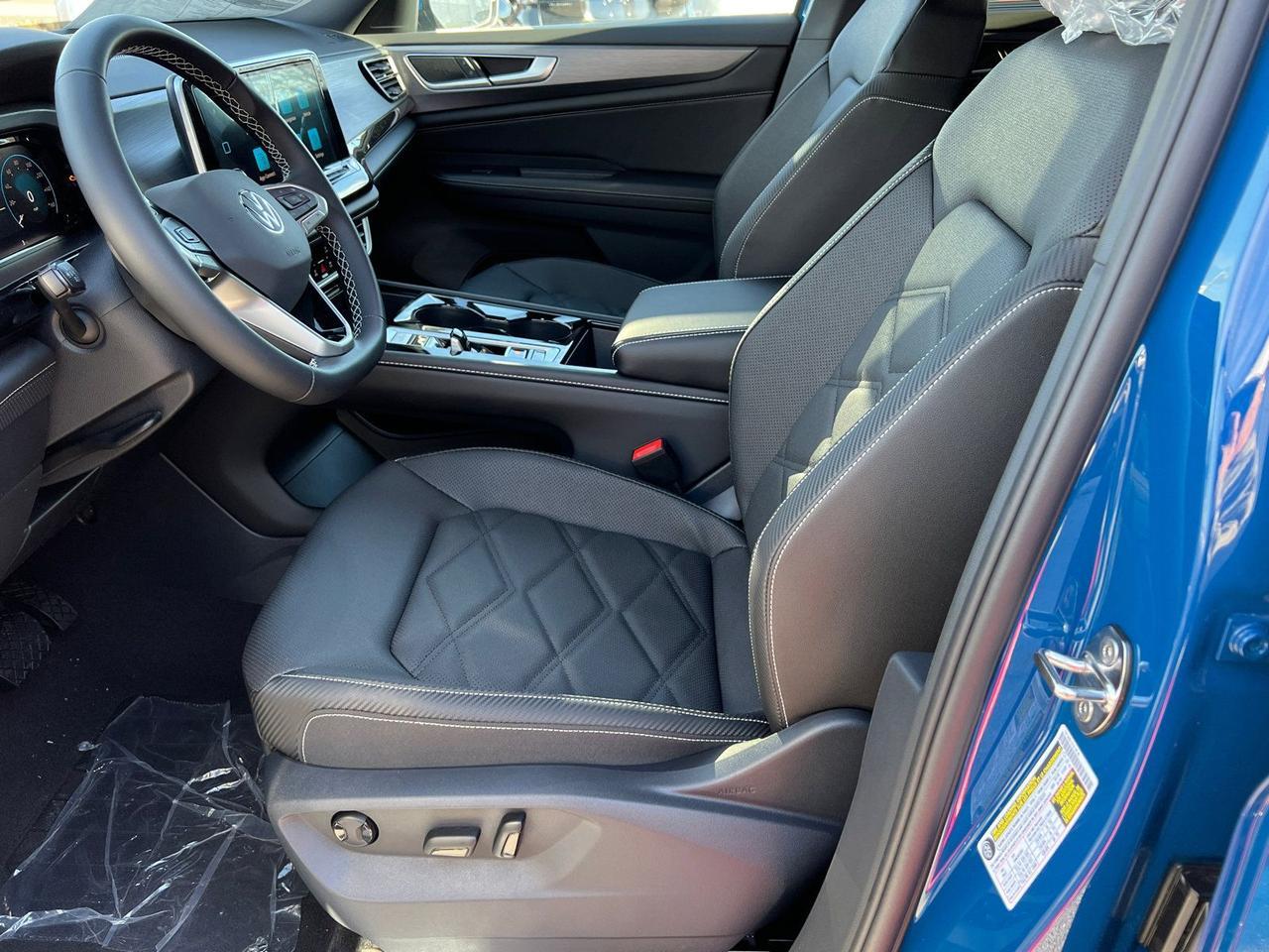 2026 Volkswagen Atlas Cross Sport 2.0T SE w/Technology Hagerstown MD