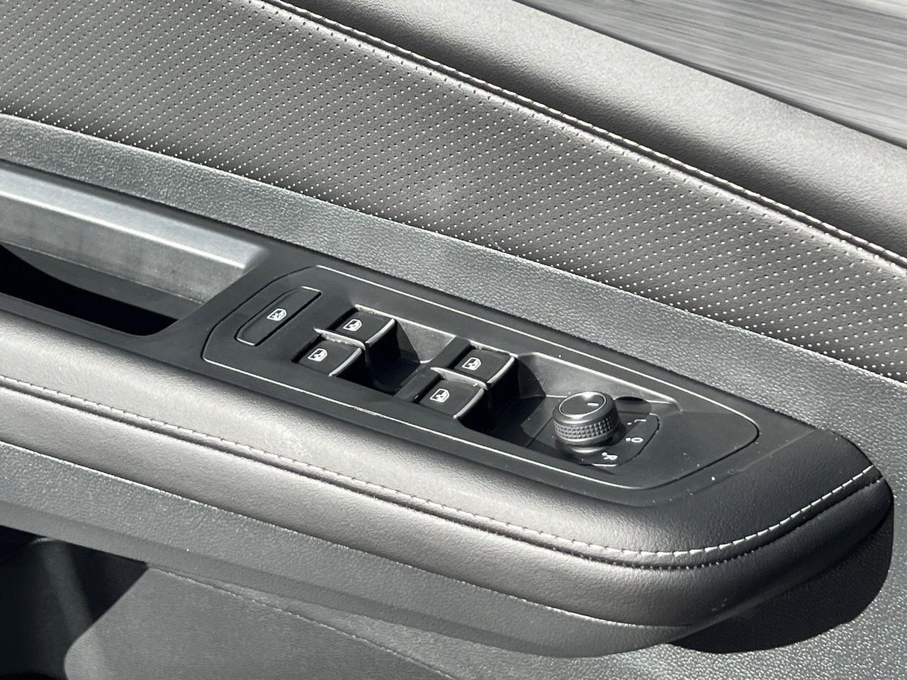 2026 Volkswagen Atlas Cross Sport 2.0T SE w/Technology Hagerstown MD